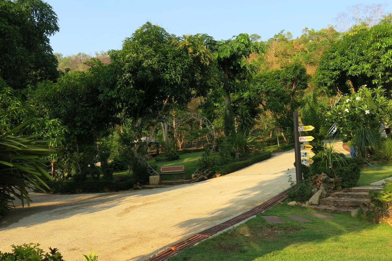 Suriyan Villa Kanchanaburi Bagian luar foto